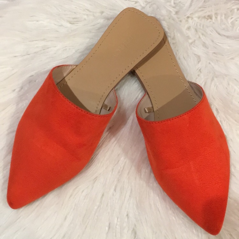 Vibrant orange flats🧡